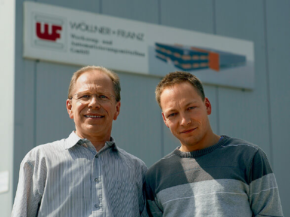 Michael Wöllner (links) hat den Betrieb 1994 gegründet. Sein Sohn Uwe Wöllner (rechts) unterstützt den Geschäftsführer heute.